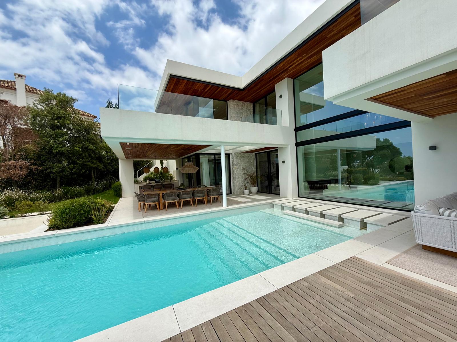 Moderne Villa mit Pool an der Costa del Sol